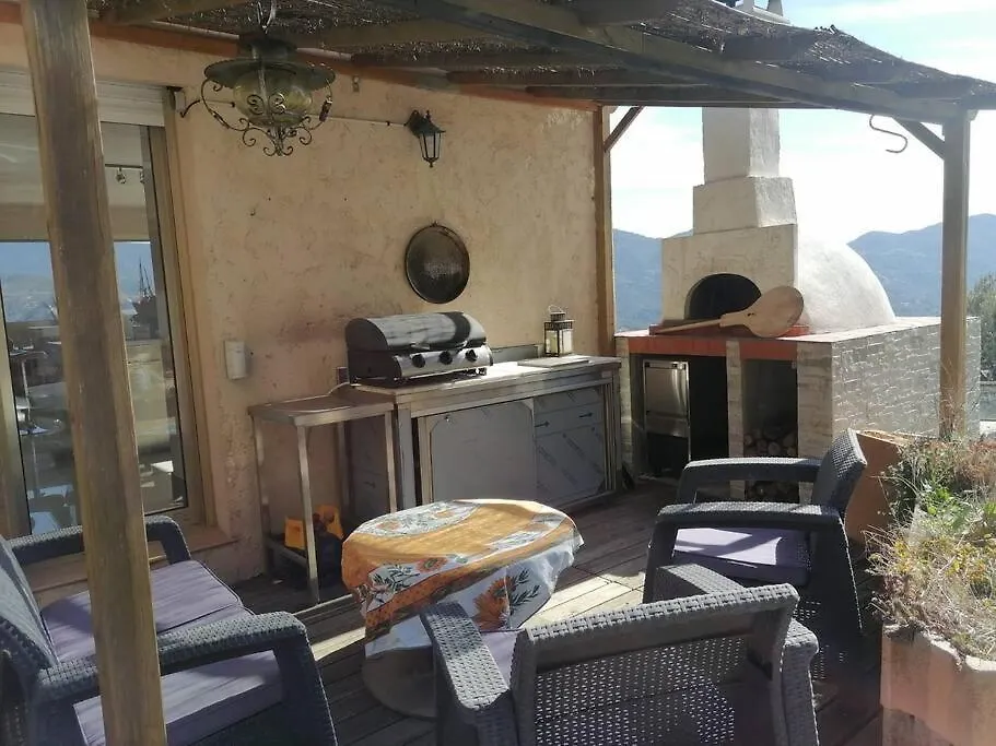 Haut De Villa Avec Piscine Le Broc  0*, Le Broc (Alpes-Maritimes) France