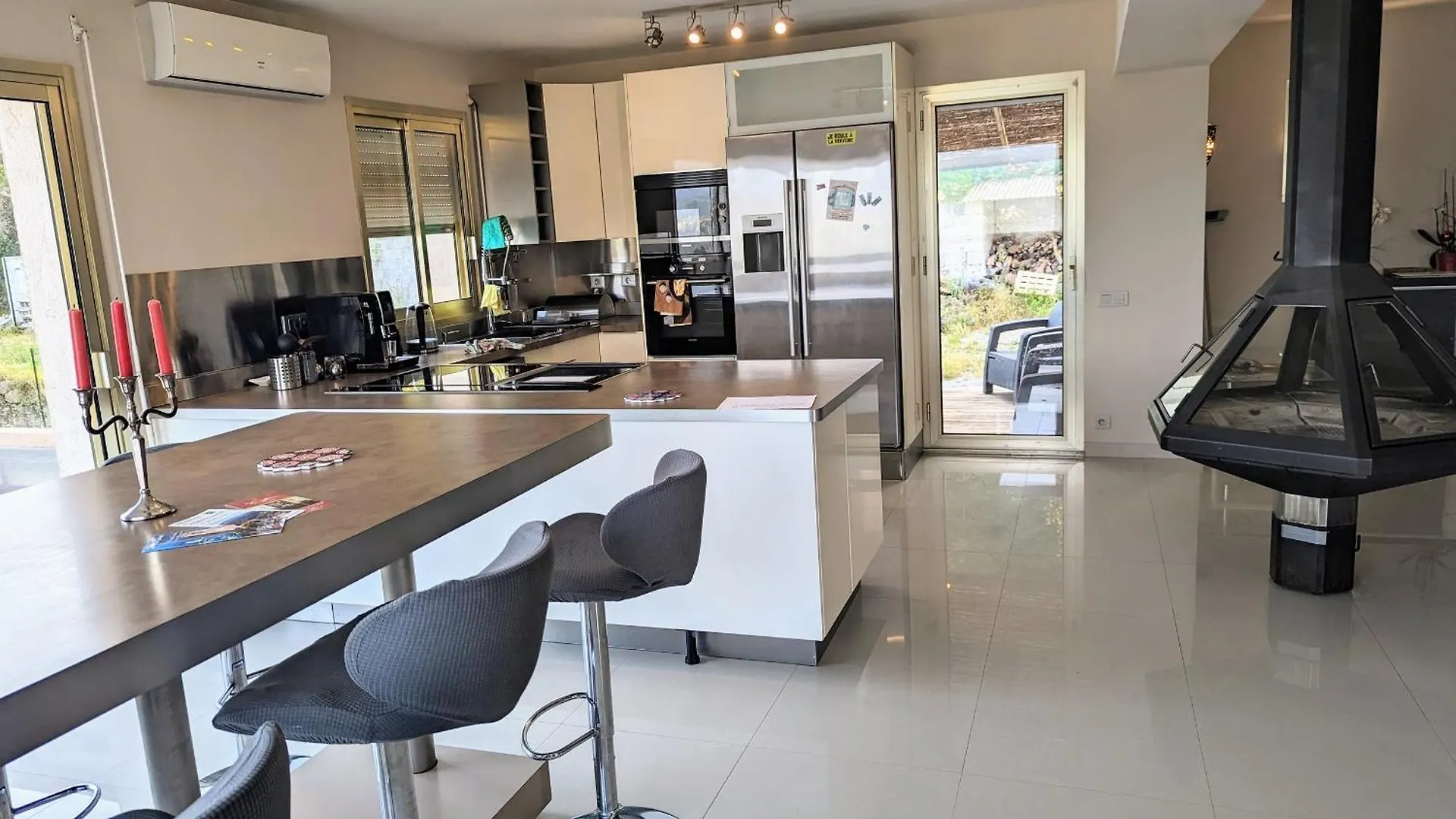 Apartment Haut De Villa Avec Piscine Le Broc  France